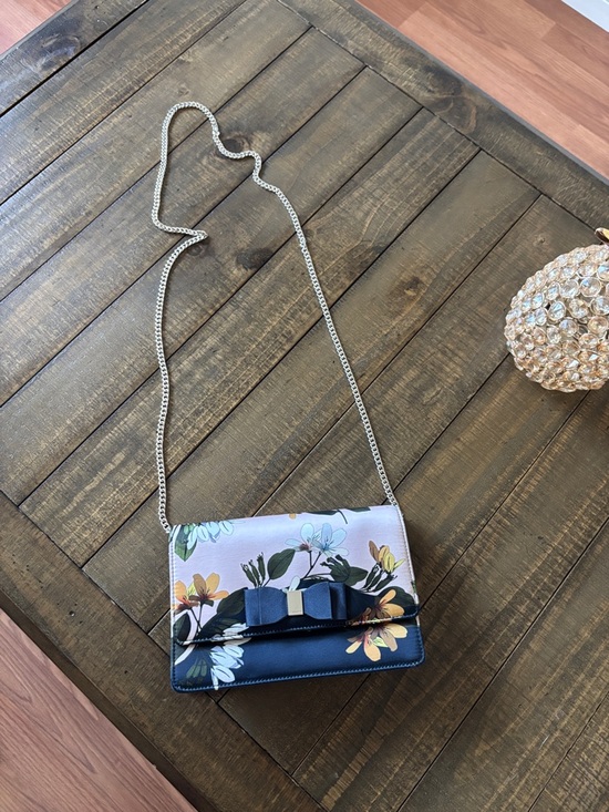 Handbags - Floral Bow Crossbody Bag in Navy and Light Pink